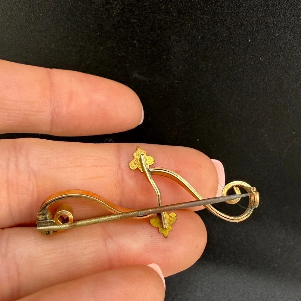 Vintage Art Deco Brooch Gold Tone Leaf
